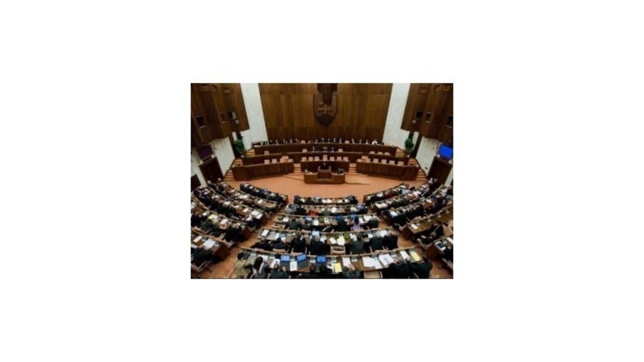 Zmeny v dôchodkoch sa prerokujú skrátene, opozícia protestovala