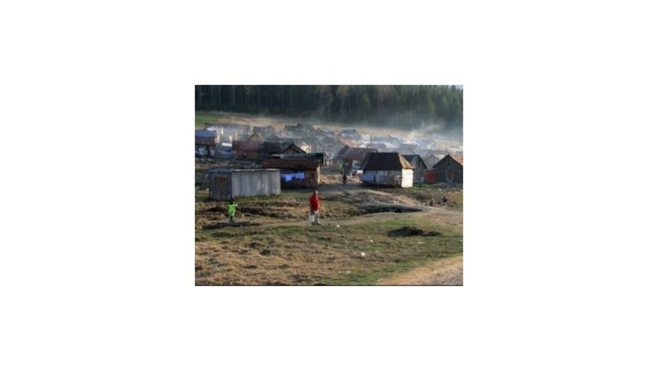 Hlina chce presadiť rokovanie parlamentu v rómskej osade