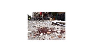 Iránske zemetrasenie zabilo 227 ľudí