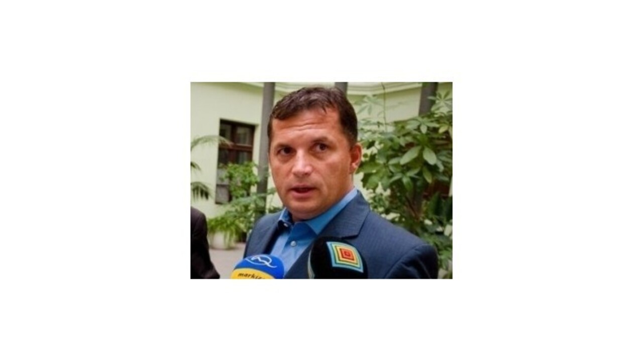 Most-Híd chce ústavným zákonom zabrániť zdaňovaniu dôchodkov