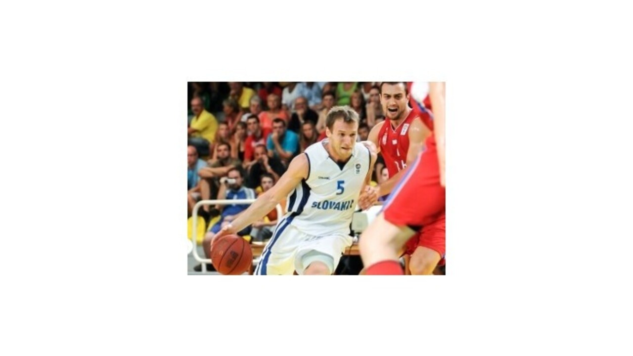 Slovenskí basketbalisti so vztýčenými hlavami podľahli Srbom