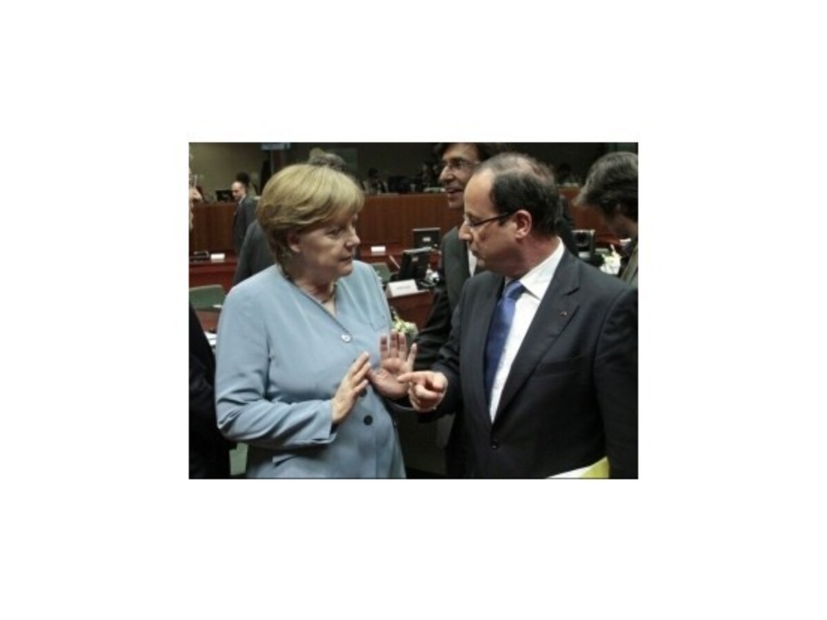 Merkelová a Hollande zaujali jednotný postoj ku Grécku