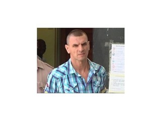 Belize zrušilo Mellovi trvalý pobyt na svojom území