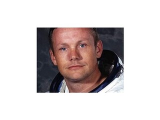 Zomrel astronaut Neil Armstrong, prvý človek na Mesiaci