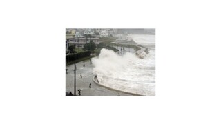 Okinawu zasiahol silný tajfún Bolaven