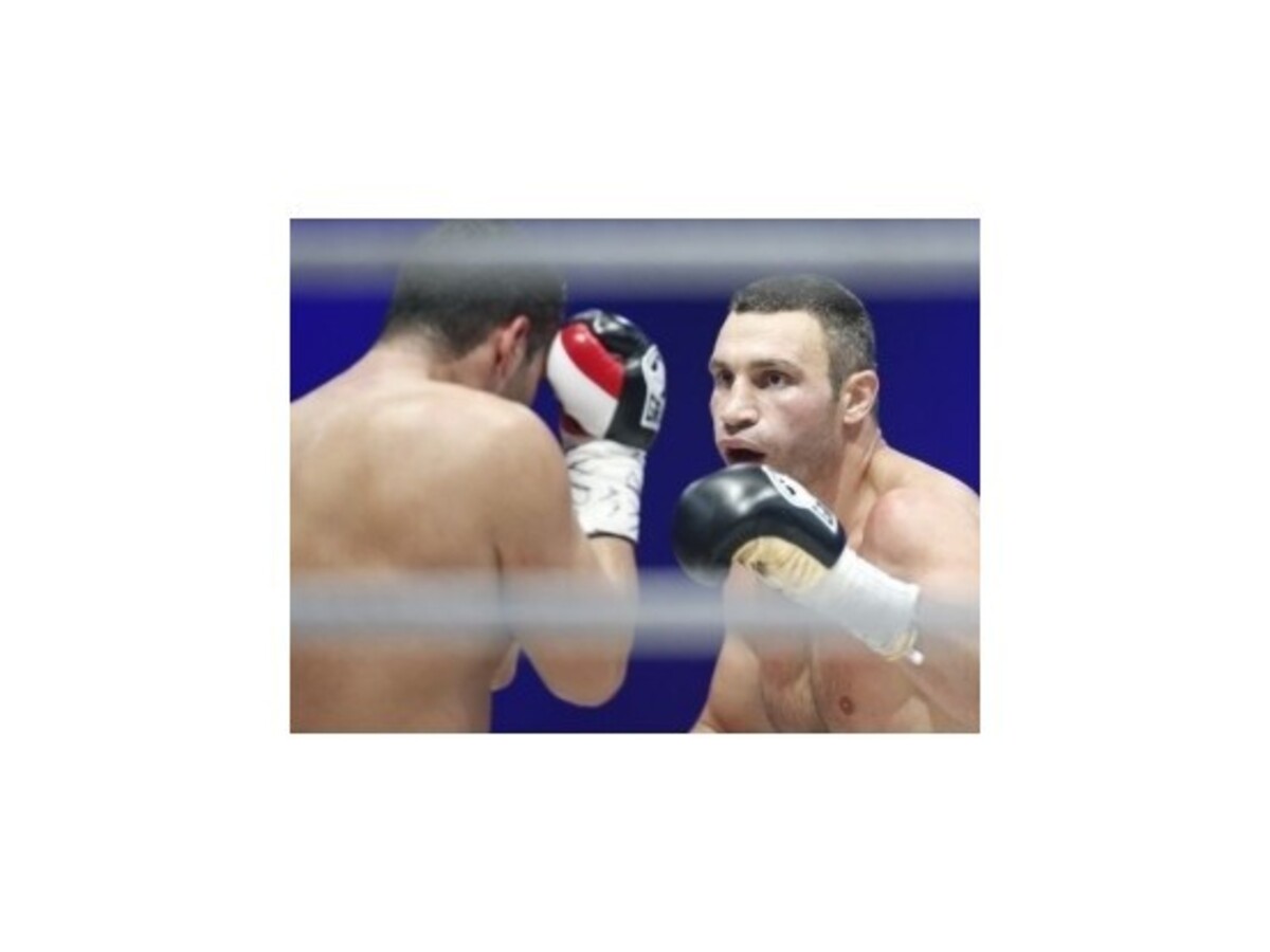 Vitalij Kličko obhájil proti Charrovi titul majstra sveta WBC