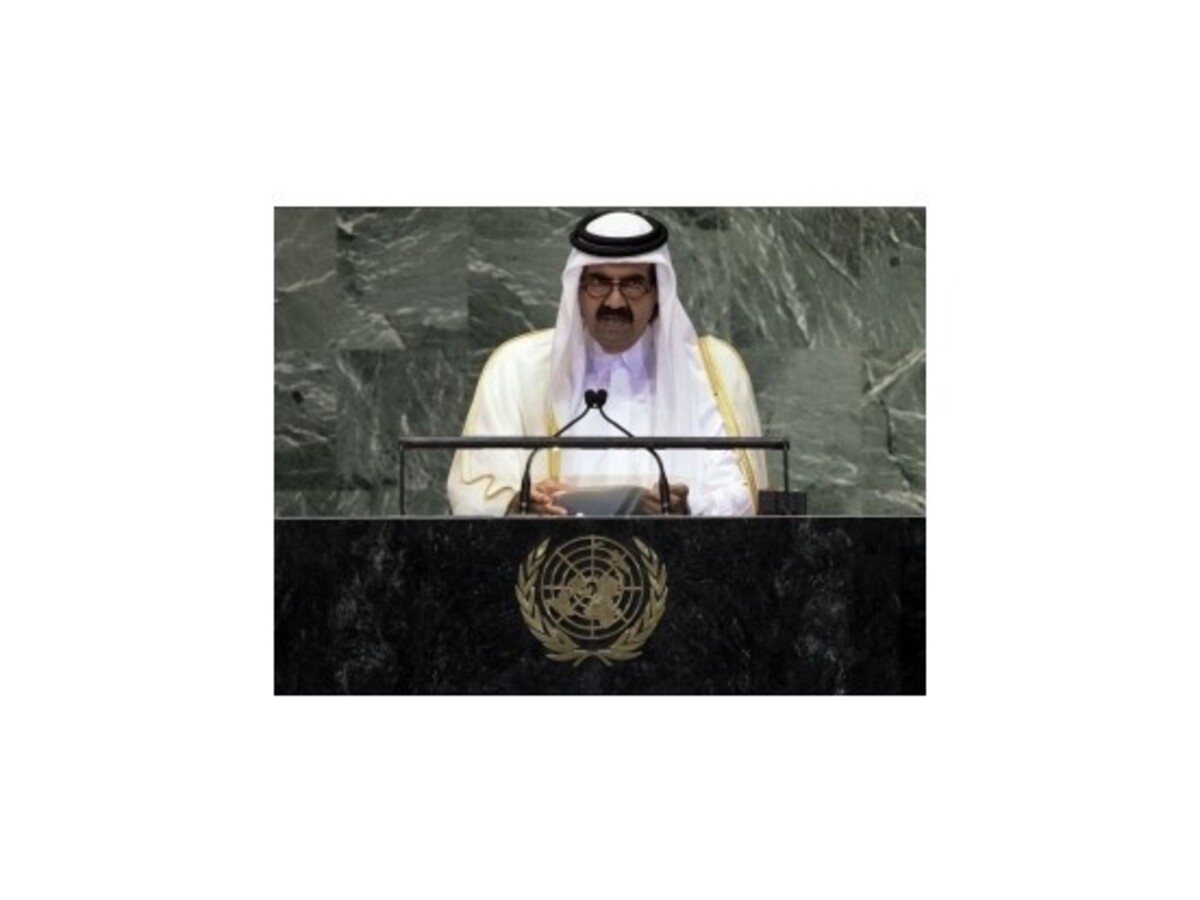 Katarský emir vyzval arabské krajiny na intervenciu v Sýrii