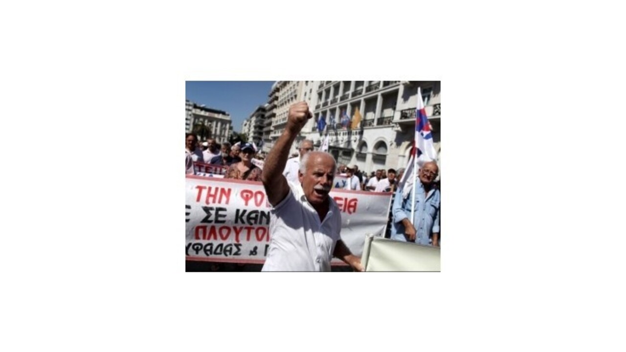 Nahnevaní Gréci a Španieli protestovali proti úsporným opatreniam