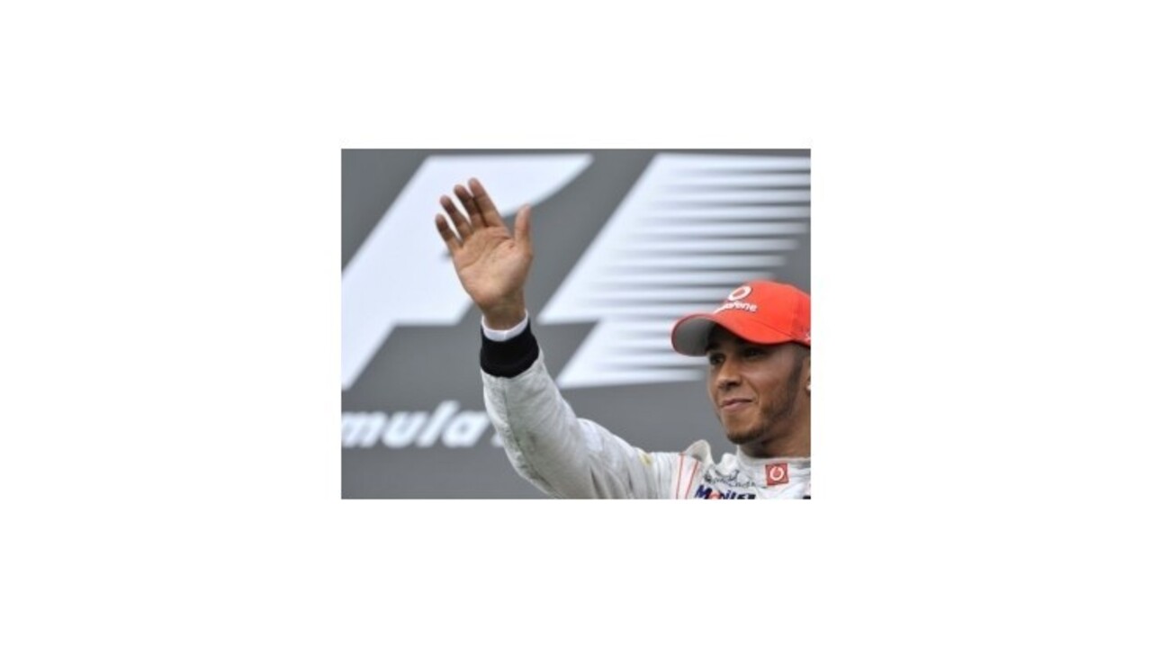 Mercedes si upísal Hamiltona na nasledujúce tri roky