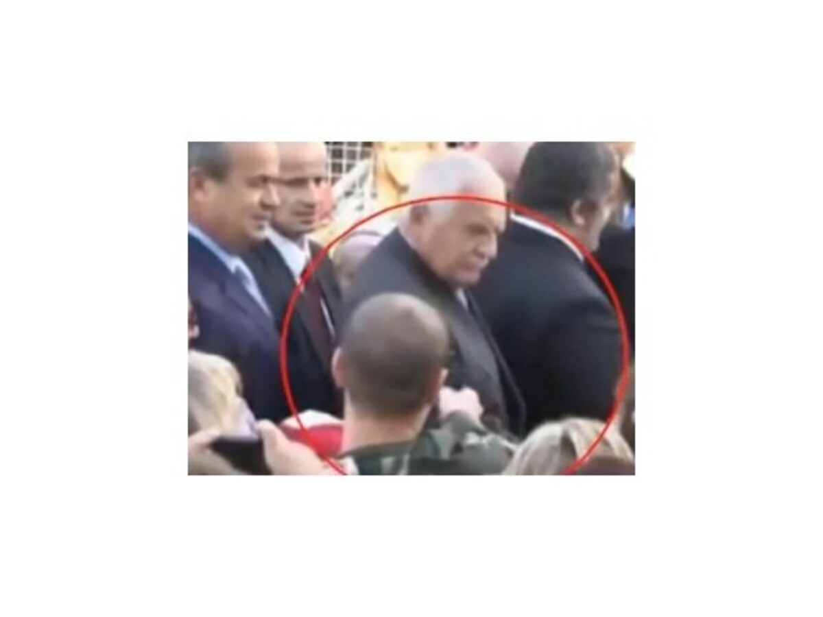 Klausov ochrankár videl útočníka aj zbraň, ale odvrátil sa