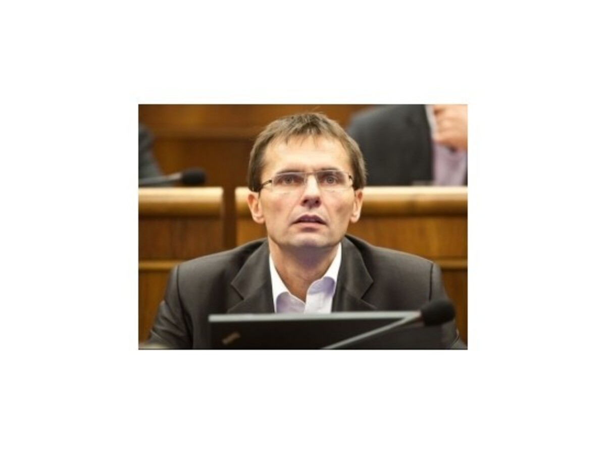 Galko údajne šikanoval zamestnancov rezortu obrany