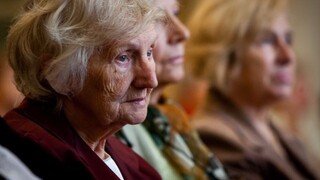 Seniori žiadajú vyššie dôchodky. Ekonómovia jednorazové zvýšenie nepovažujú za dobrý nápad
