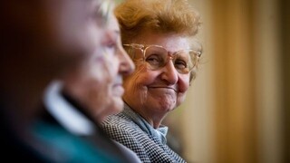Sociálna poisťovňa začína vyplácať trinásty dôchodok, dostane ho takmer jeden a pol milióna ľudí