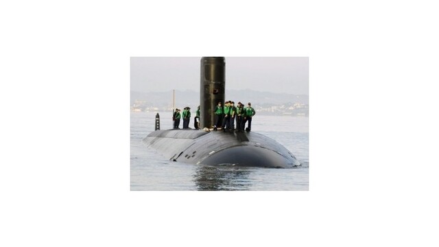 Americká jadrová ponorka sa zrazila s krížnikom