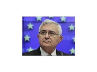 Bývalý eurokomisár Dalli chce zažalovať Barrosa za svoje odstúpenie