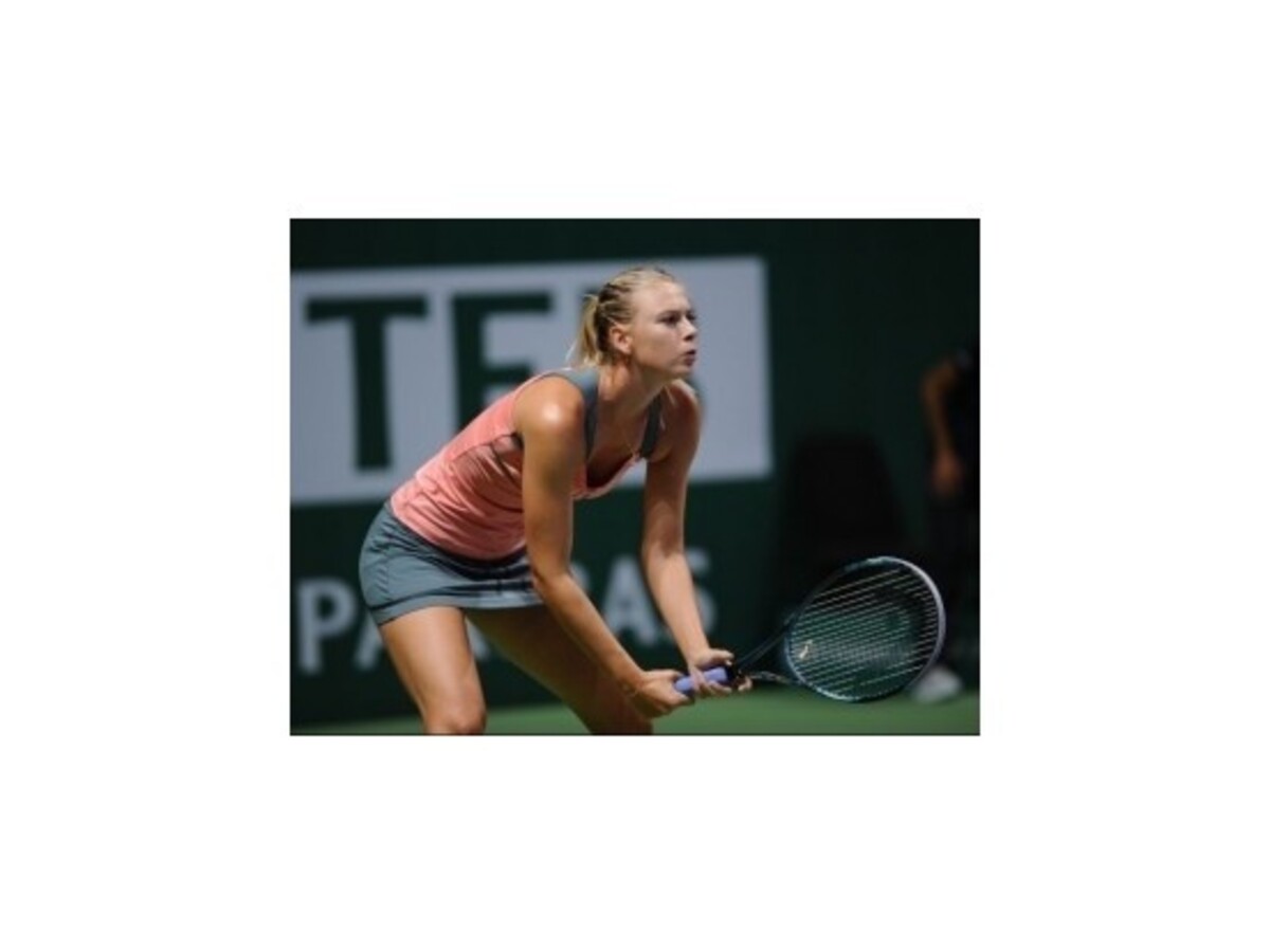 Šarapovová a Serena do semifinále MS WTA, uspela aj jednotka
