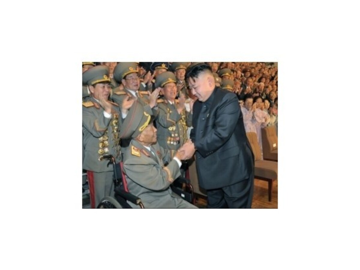 Kim dal zabiť generála, opil sa počas štátneho smútku