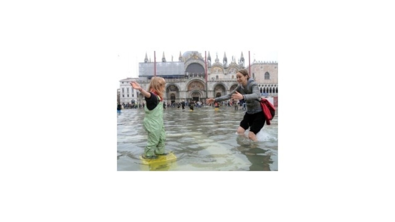 Vysoká voda zaplavila už vyše polovicu Benátok