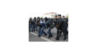 Ulicami Moskvy pochodovali tisícky nacionalistov