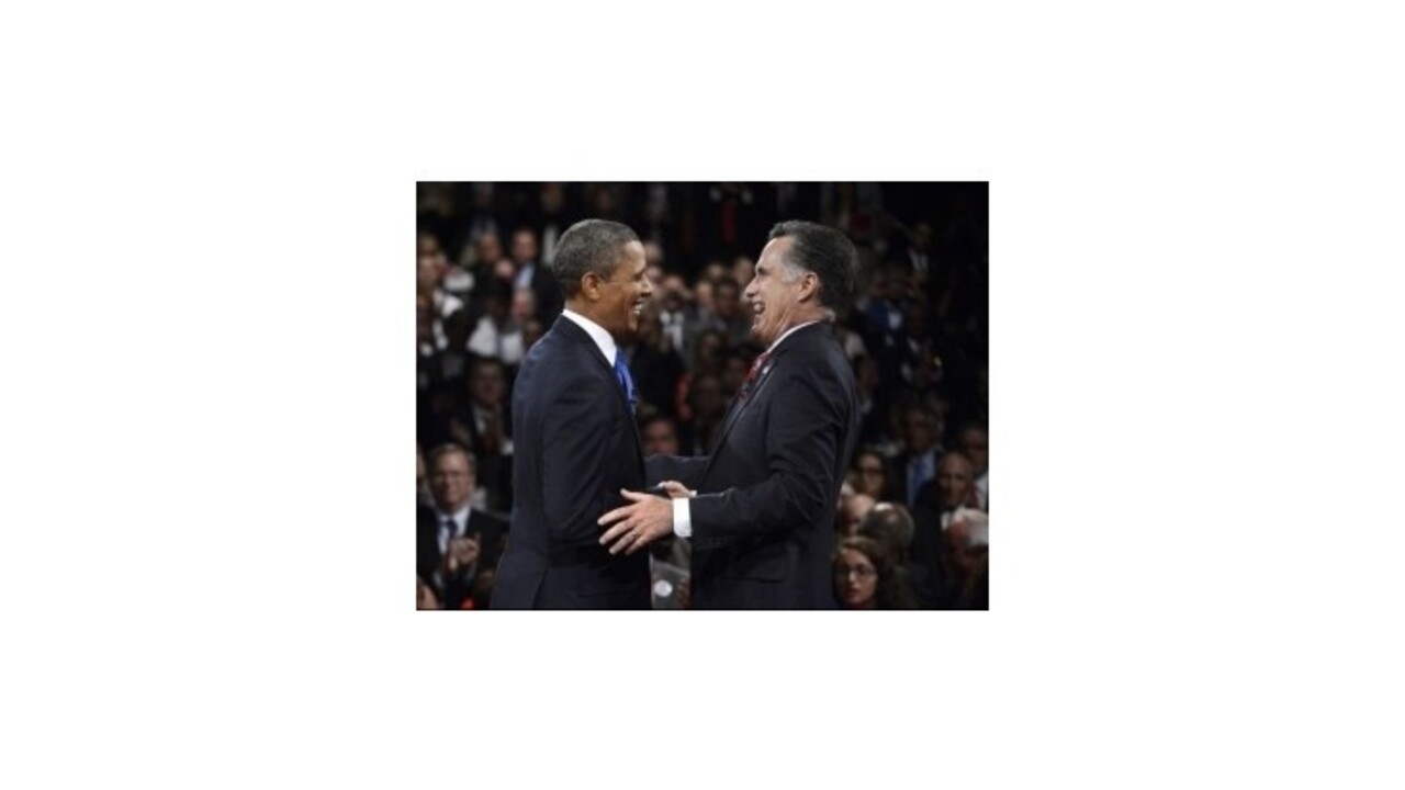 Obama má podľa posledných preskumov mierne navrch