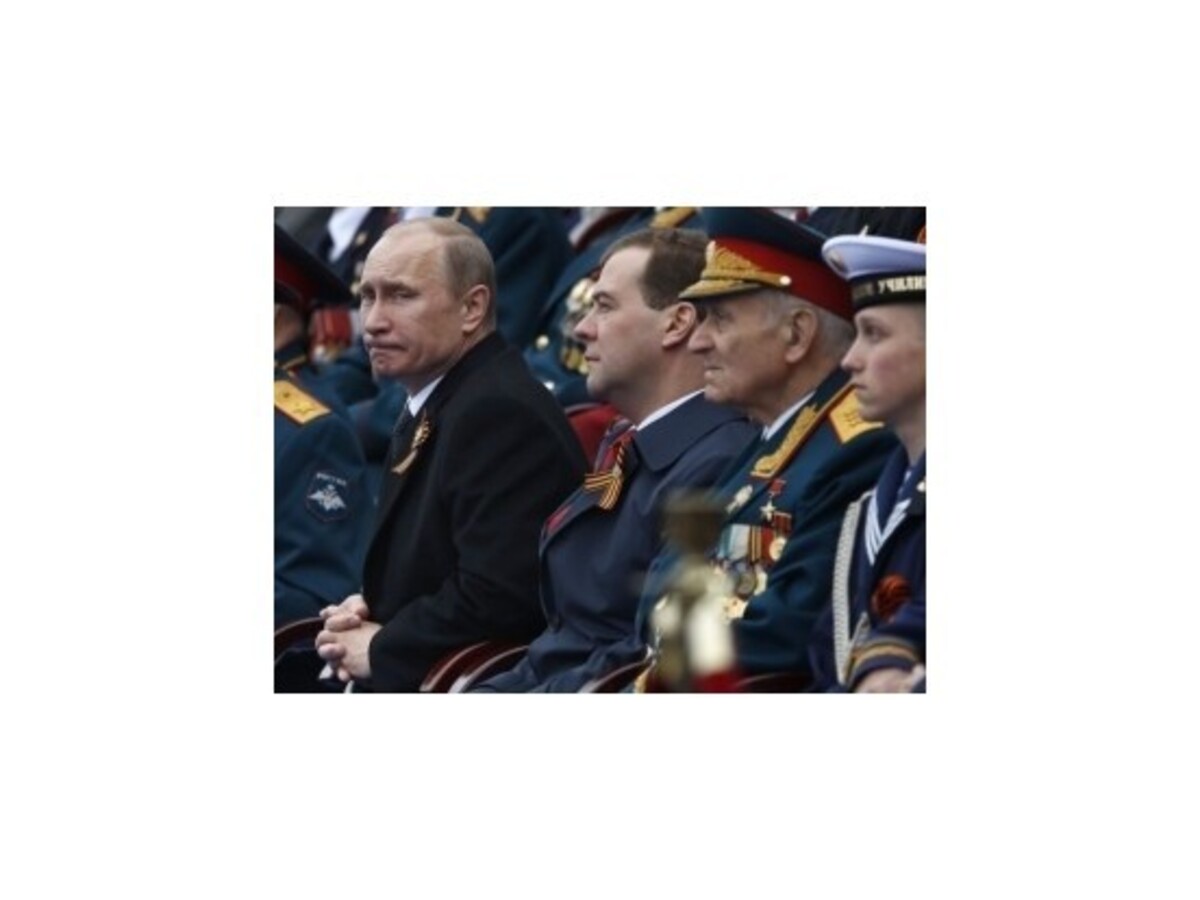 Putin odvolal ministra obrany Serďukova