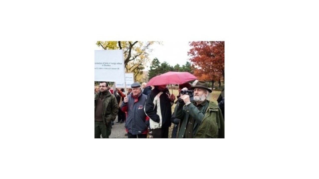 Ľudia protestovali proti chránenému vtáčiemu územiu