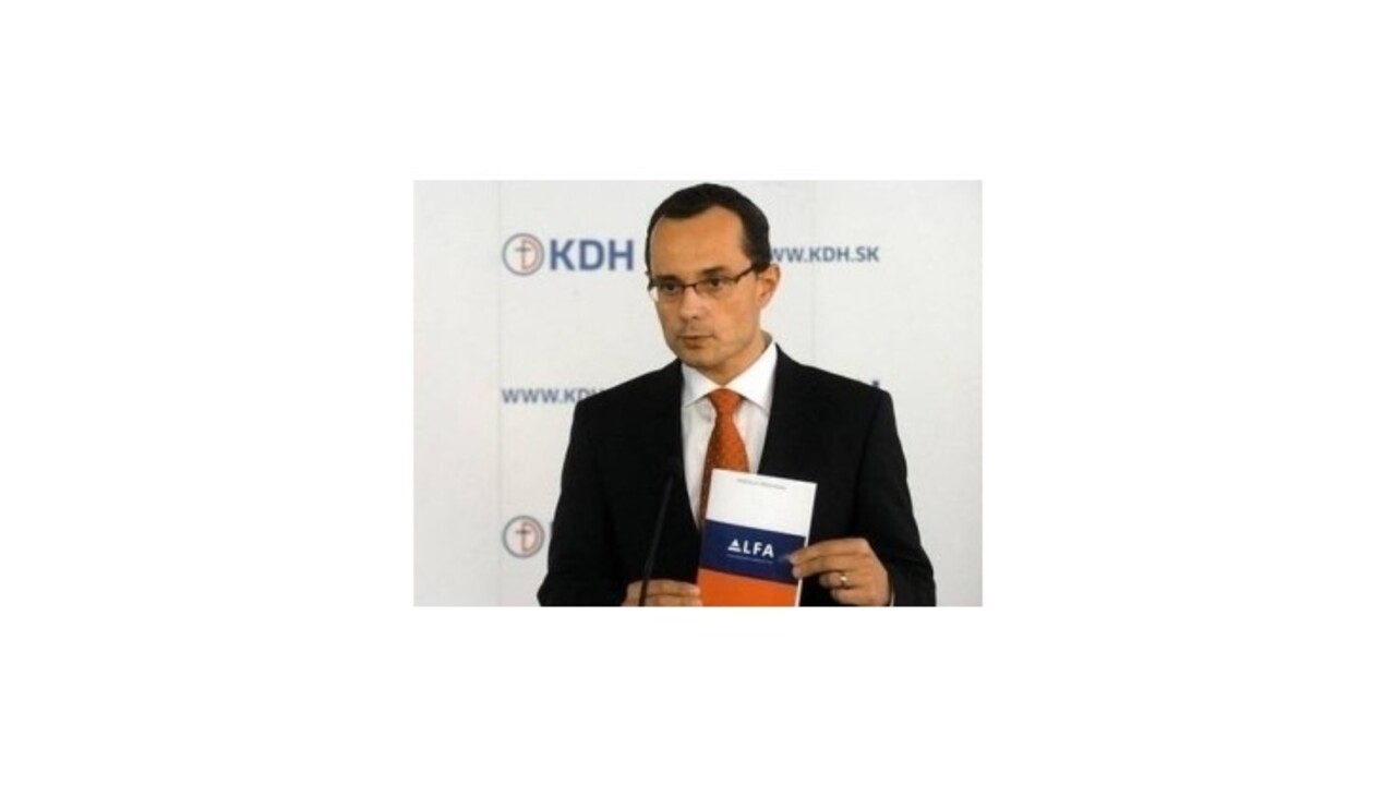 Procházka chce Alfou oslabiť kartelovú povahu politiky