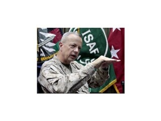 Do škandálu exšéfa CIA zapletený aj veliteľ vojsk v Afganistane