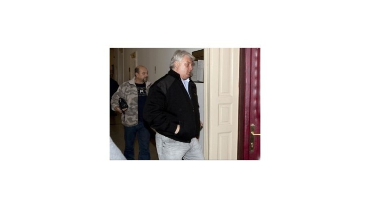 Mellov karibský kumpán Mišenka má mať desiatky pasov