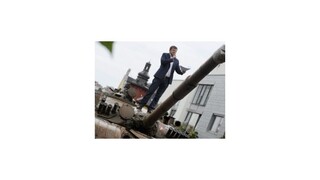 A. Hlina zablokoval vchod do domu bývalého šéfa ŠtB Alojza Lorenca