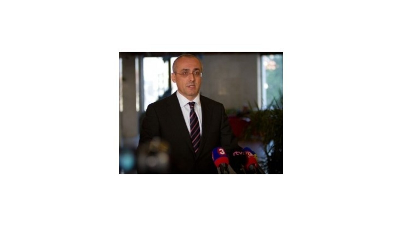 Justiční pracovníci protestovali, Borec sľubuje sudcovské peniaze