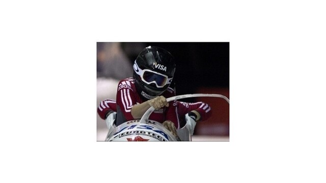 Holcomb opäť triumfálne v dvojboboch