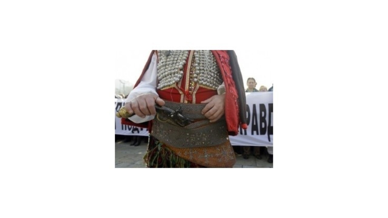 V Belehrade demonštrovali tisíce Srbov