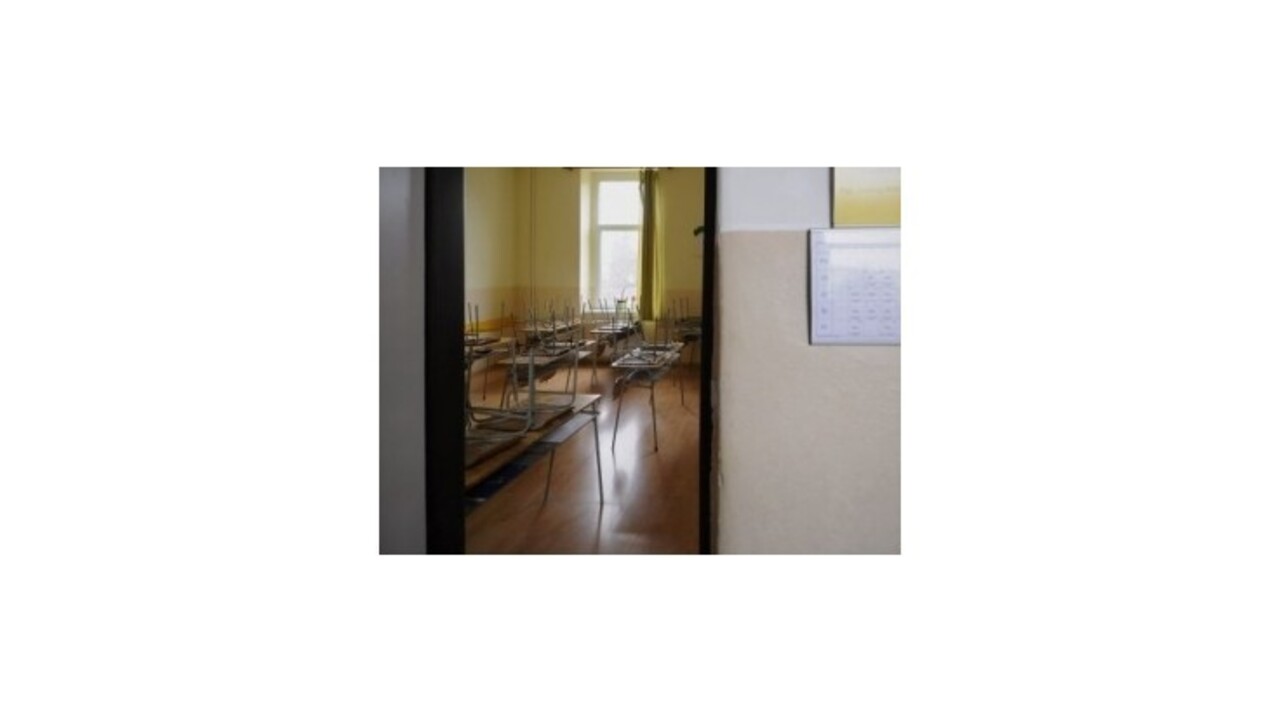 Učitelia prerušia štrajk, brány škôl sa opäť otvoria