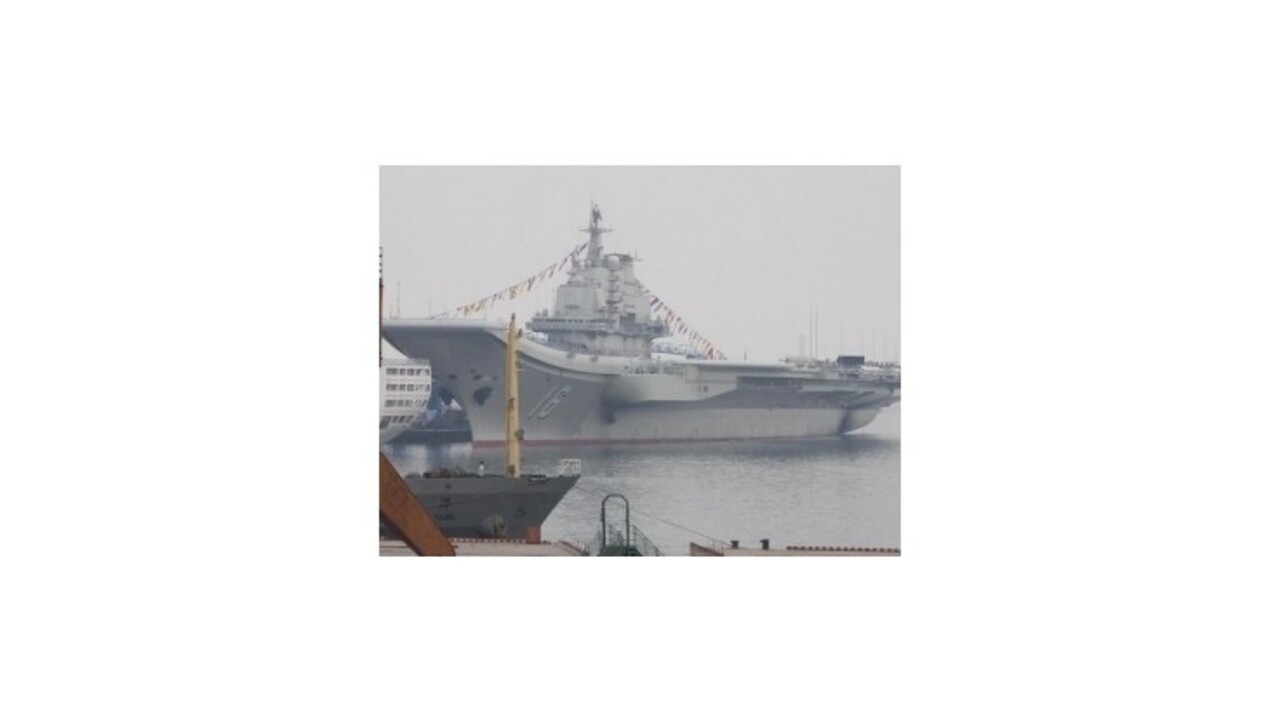 Pri teste čínskej lietadlovej lode zomrel tvorca stíhačiek