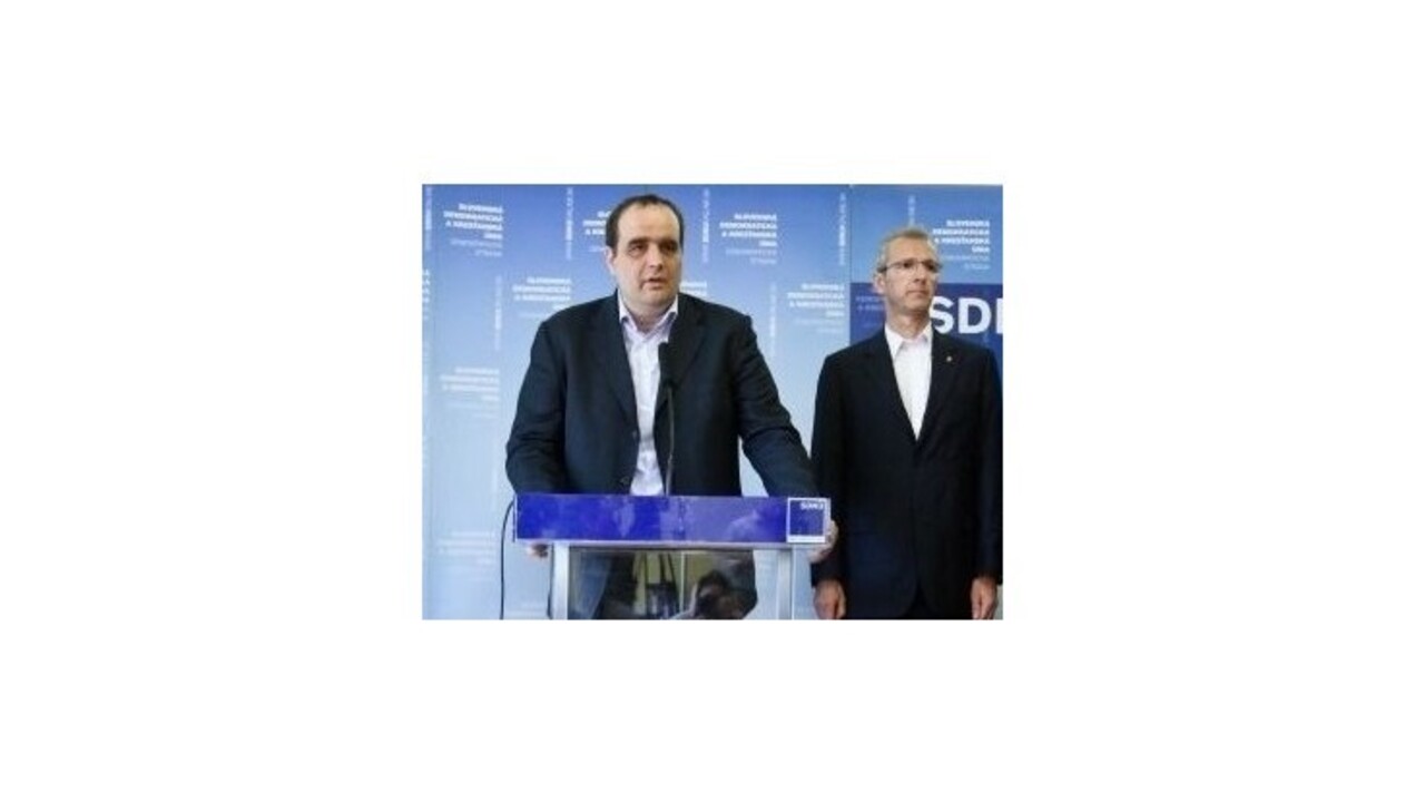 SDKÚ vyzýva vládu, aby zastavila rušenie rovnej dane