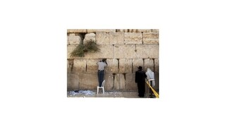 V Múre nárekov boli ukryté šeky na pol miliardy dolárov