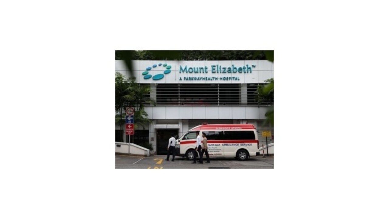 Obeť hromadného znásilnenia v Indii previezli do Singapuru