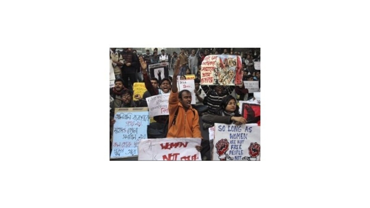 Indická obeť hromadného znásilnenia bojuje o život