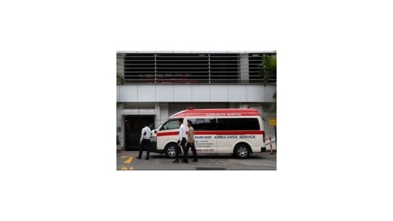 Obeť skupinového znásilnenia zomrela v nemocnici