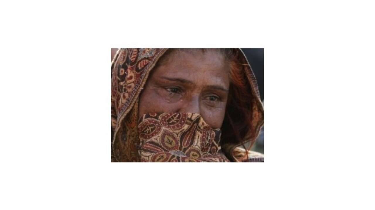 Výbuch bomby v Pakistane pripravil o život 20 šiitských pútnikov