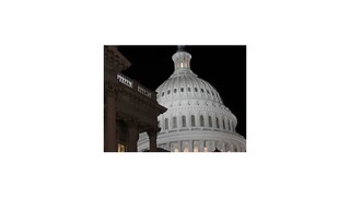 Americký Senát zažehnal "fiškálny útes"