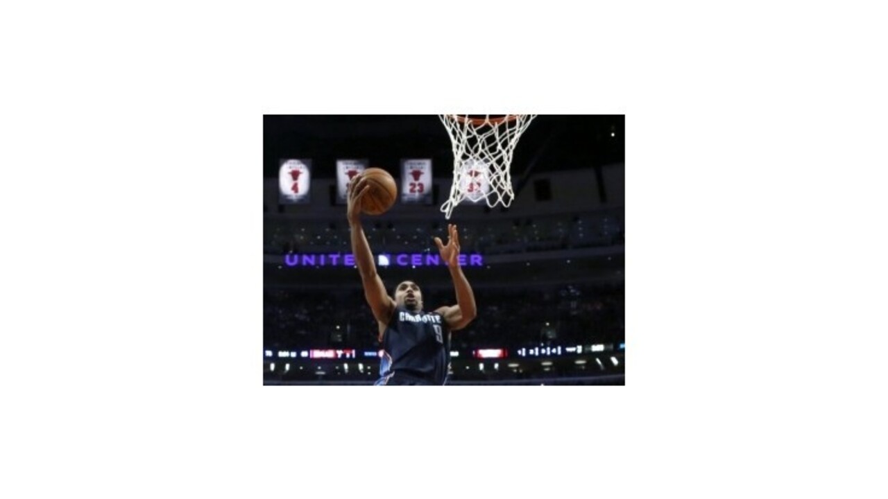 Jordan sa už nečervená, Charlotte na 19. pokus víťazne