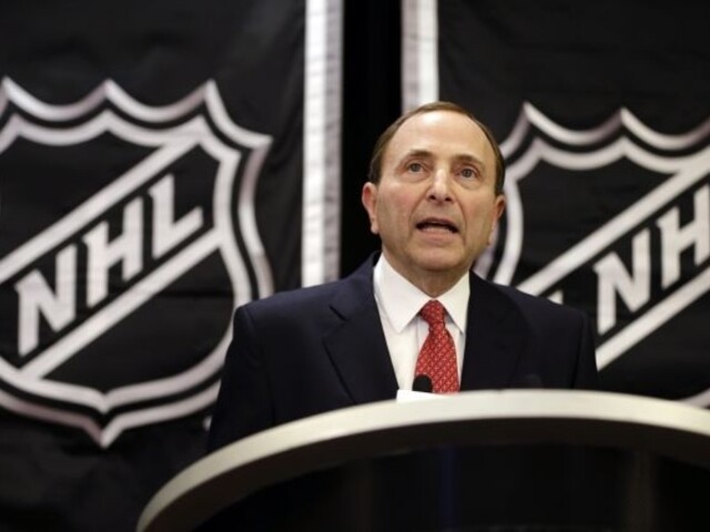 Komisár hokejovej NHL Bettman sa verejne ospravedlnil Beachovi