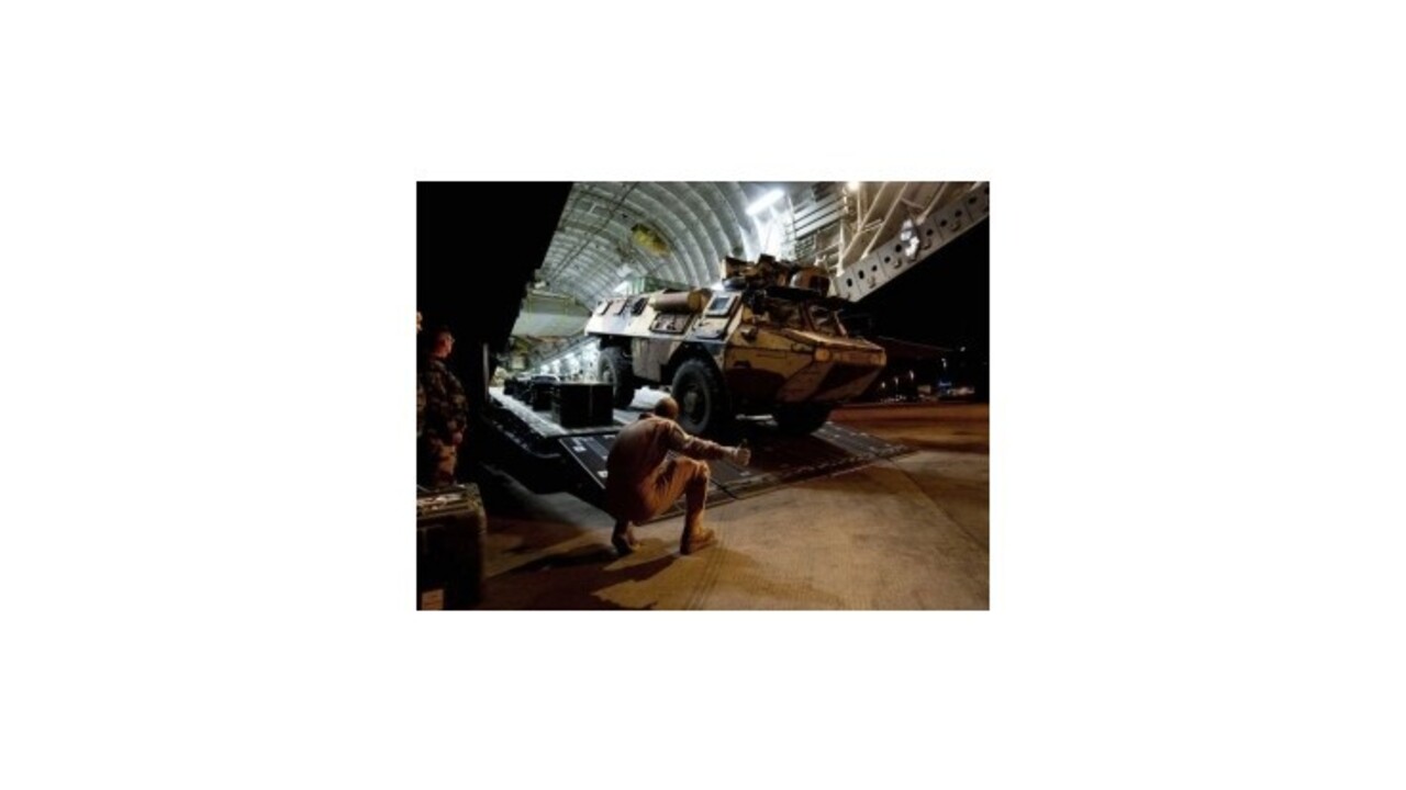 Francúzi v Timbuktu zbombardovali palác od Kaddáfího