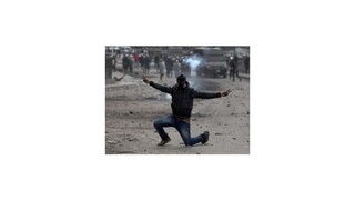 Egypťania ignorovali zákaz vychádzania, zaútočili na armádu