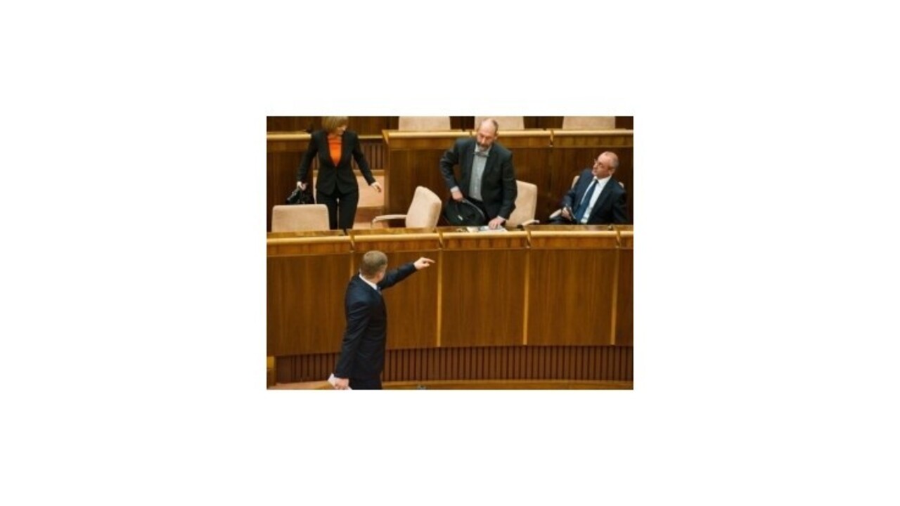 Rozdielne poistky pre mužov a ženy skončili