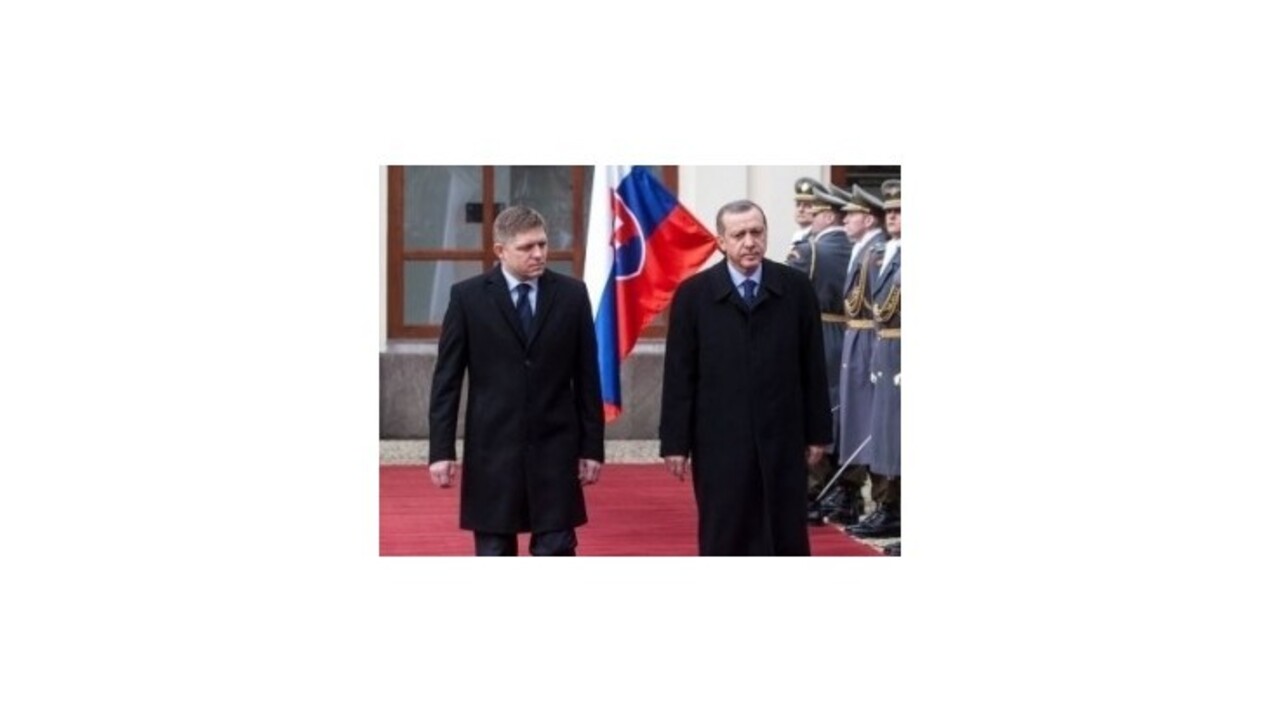 Fico uistil Erdogana, že Slovensko plne podporuje vstup Turecka do EÚ