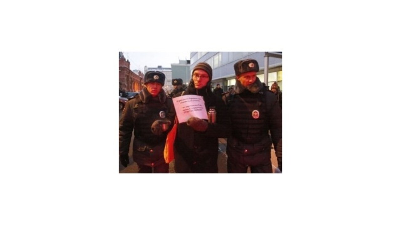 Petrohradská polícia zatkla pri špeciálnej operácii 300 ľudí