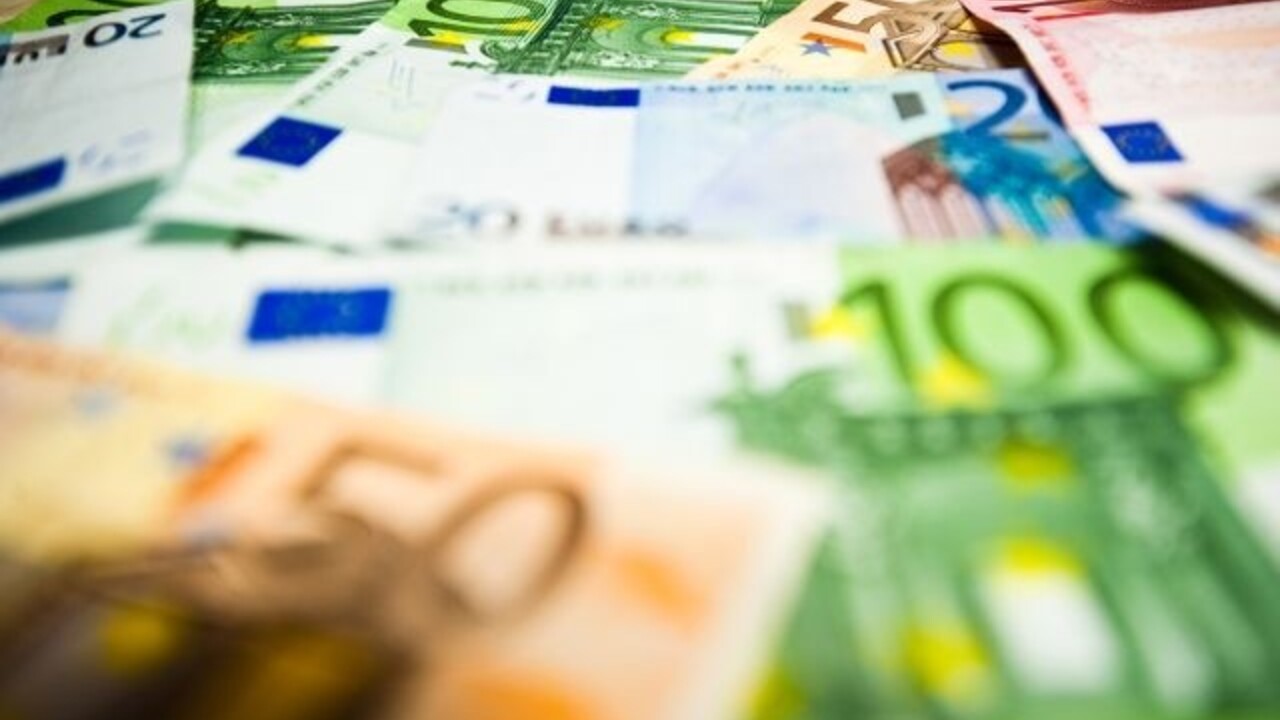 euro bankovky ekonomika (SITA)